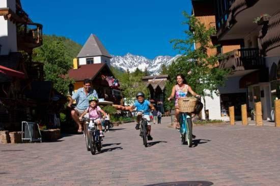 Village Center Condos Vail Bagian luar foto